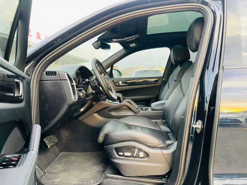 东莞19年保时捷卡宴4