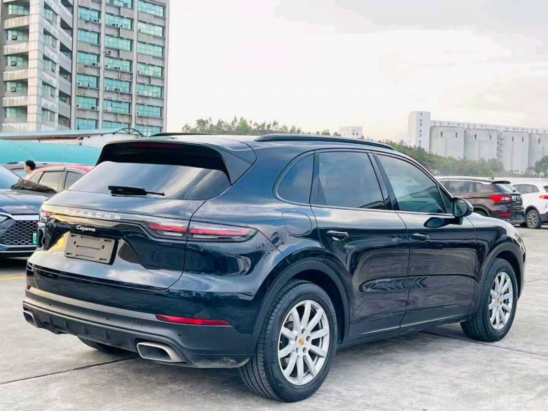 东莞19年保时捷卡宴8