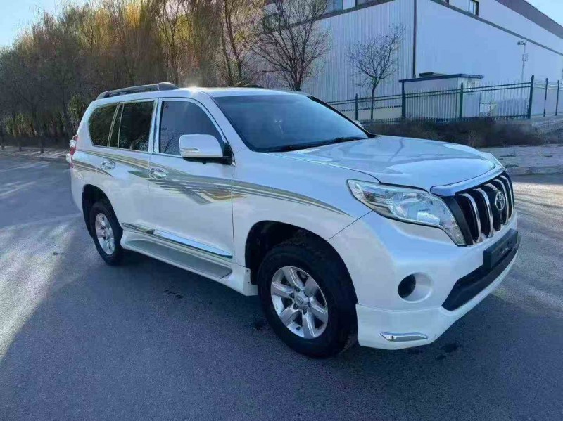 银川17年丰田普拉多3