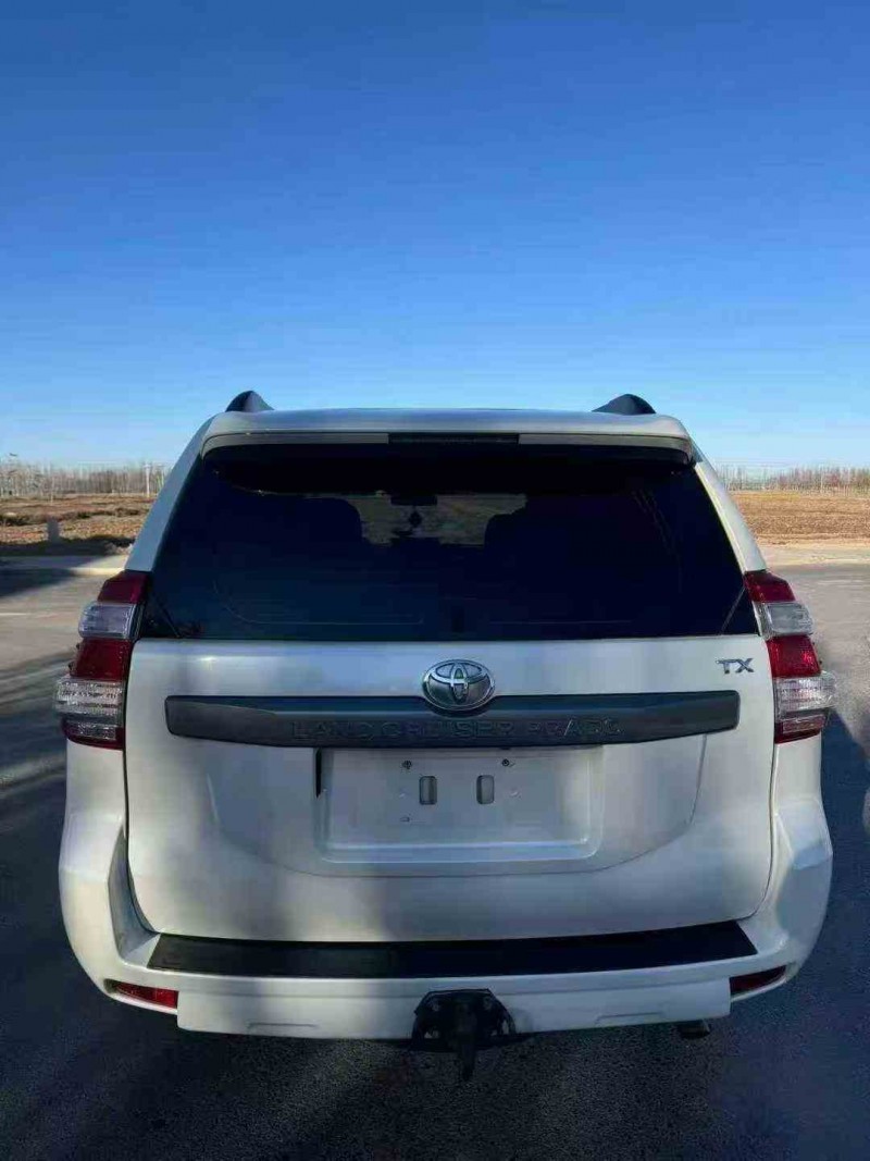 银川17年丰田普拉多9