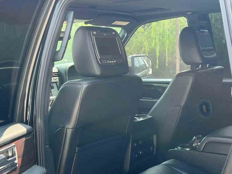 咸阳16年林肯领航员5