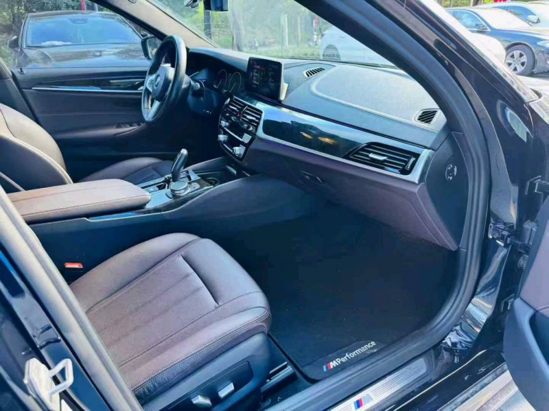 广州19年宝马5系3