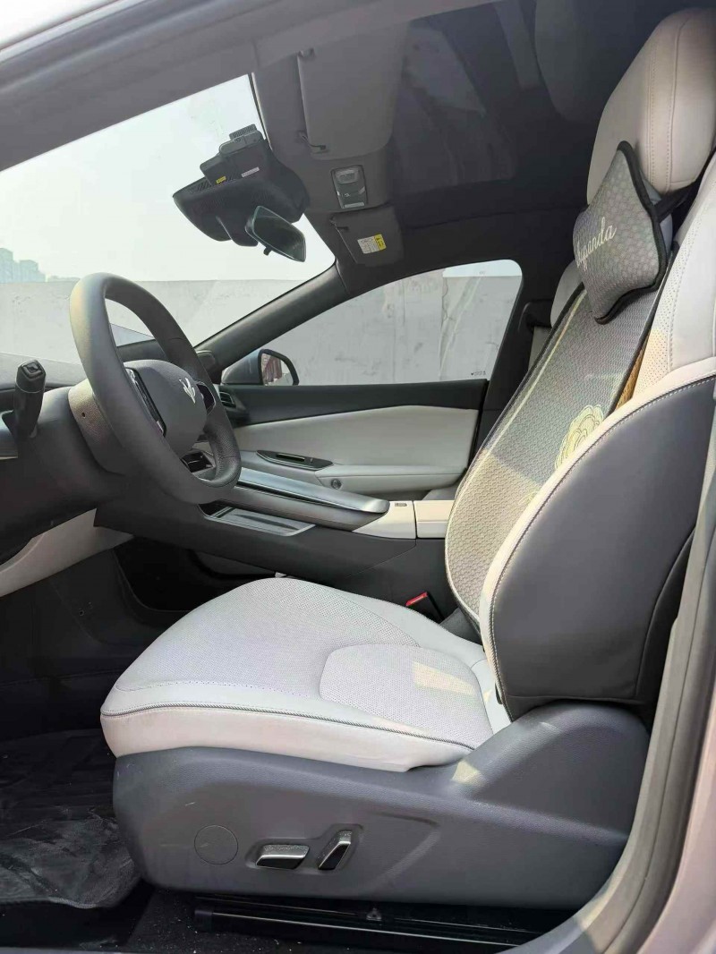 萍乡25年极狐汽车阿尔法6