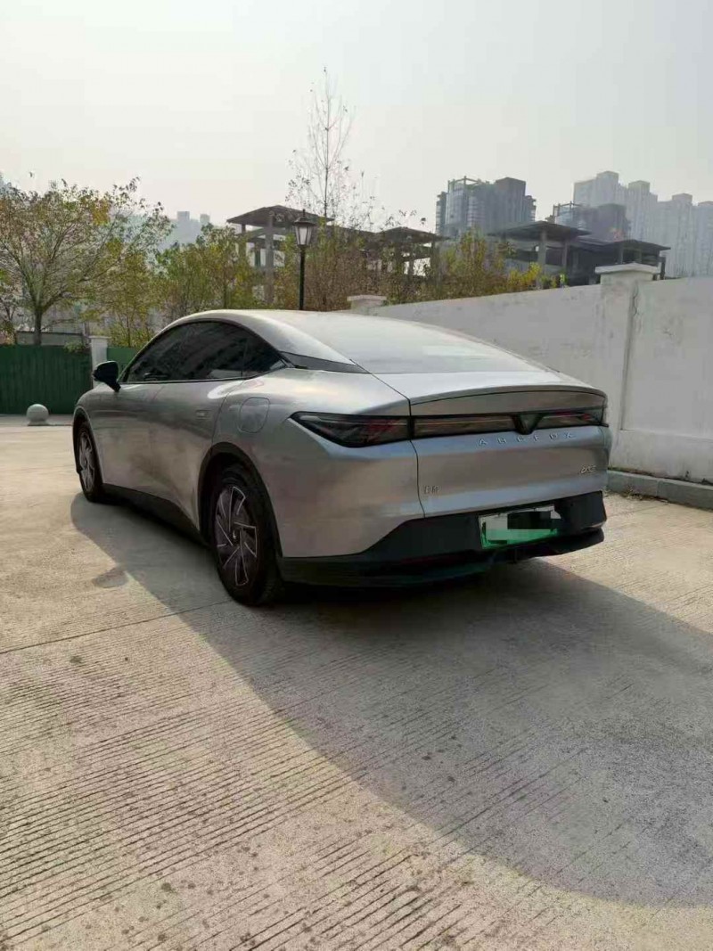 萍乡25年极狐汽车阿尔法8