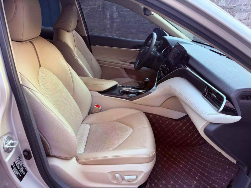 深圳22年丰田凯美瑞5