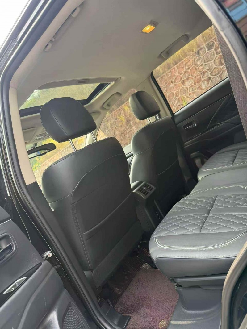 宁波22年三菱欧蓝德3