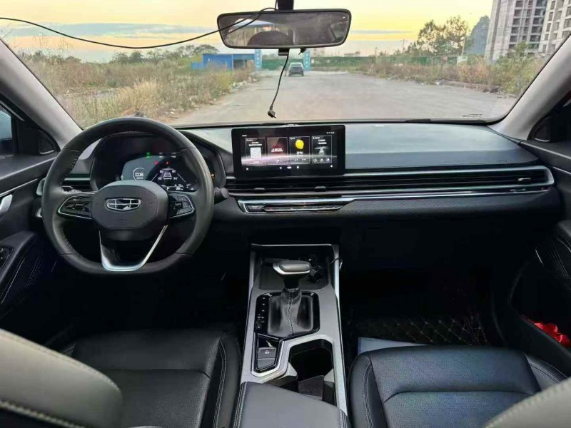 梧州22年吉利帝豪5