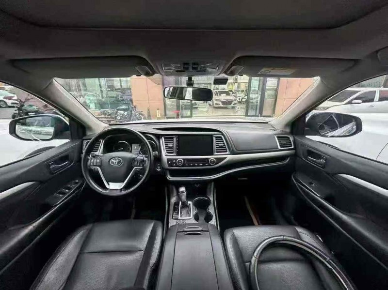 郑州17年丰田汉兰达4