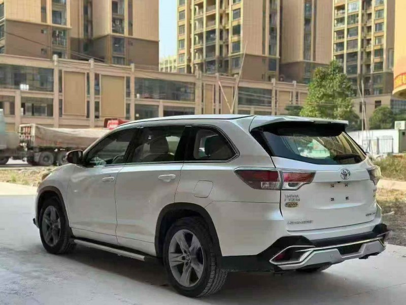 郑州17年丰田汉兰达7