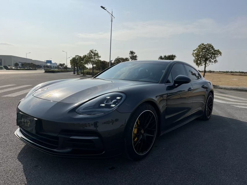 盐城17年保时捷帕拉梅拉2