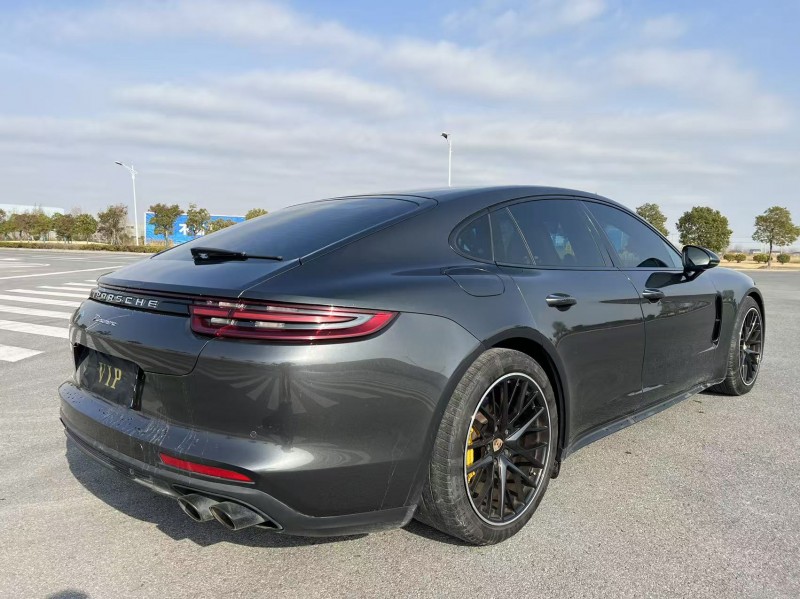 盐城17年保时捷帕拉梅拉9