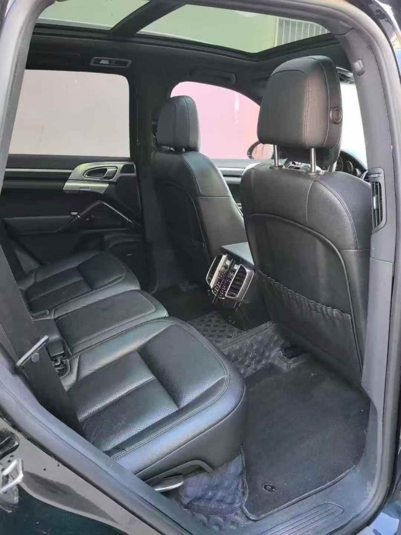 枣庄15年保时捷卡宴4