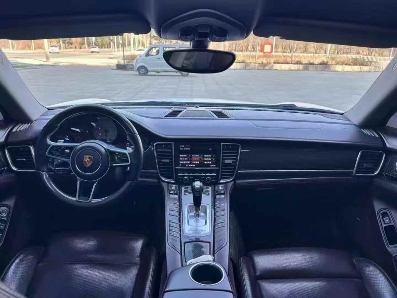 吉林14年保时捷帕拉梅拉8