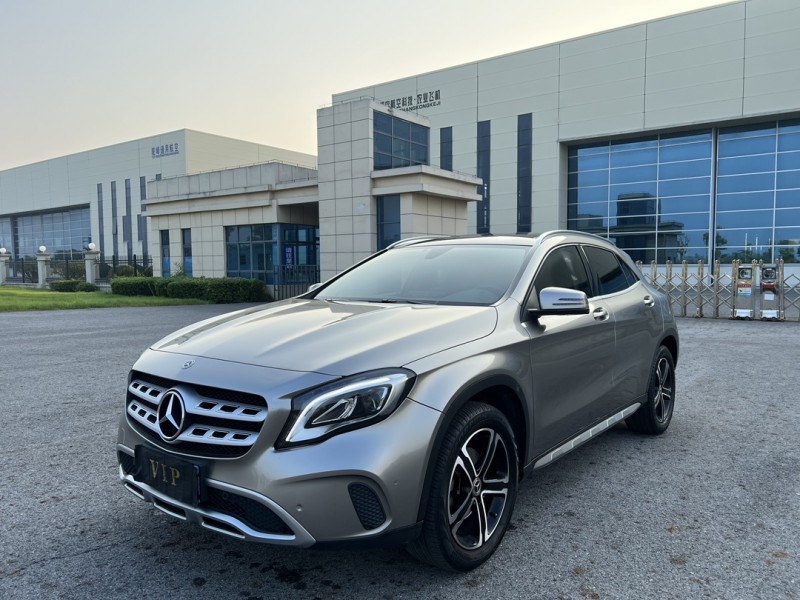 盐城19年奔驰GLA3