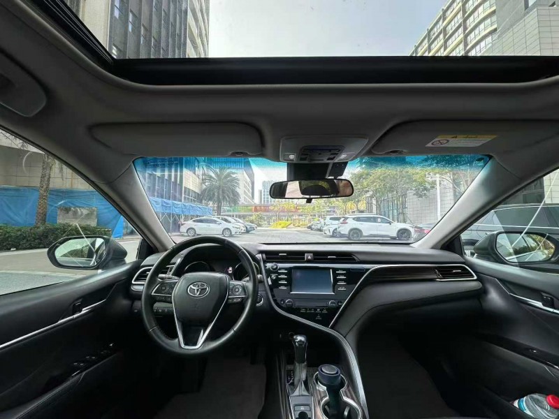 佛山19年丰田凯美瑞5