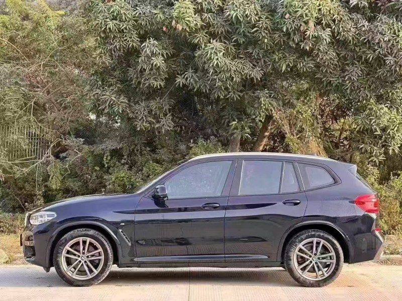 汕头19年宝马X33