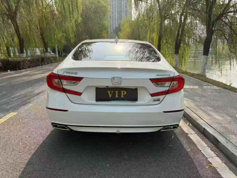 萍乡20年本田雅阁9