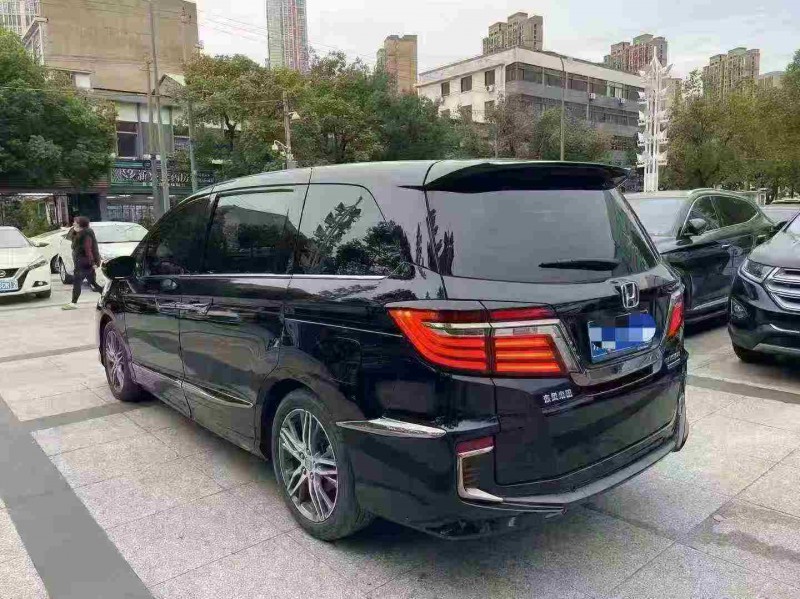 无锡21年本田艾力绅8