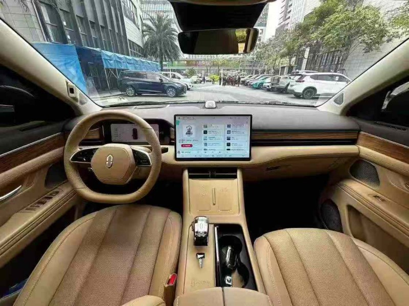 广州24年华为智选问界5