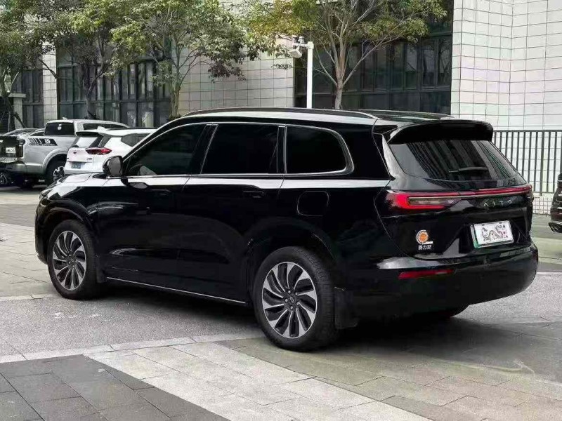 广州24年华为智选问界8