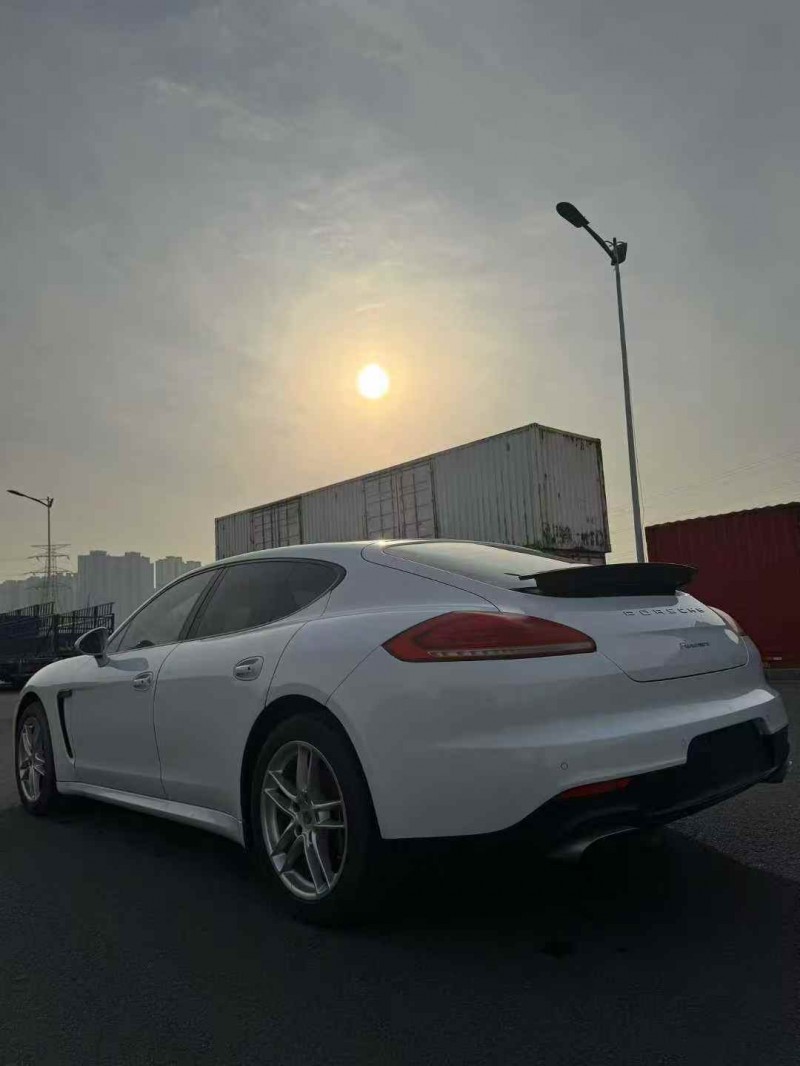 枣庄14年保时捷帕拉梅拉9