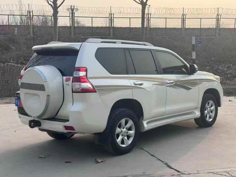 开封17年丰田普拉多7