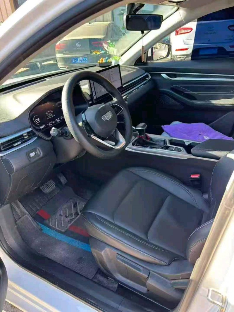 保定25年吉利帝豪6