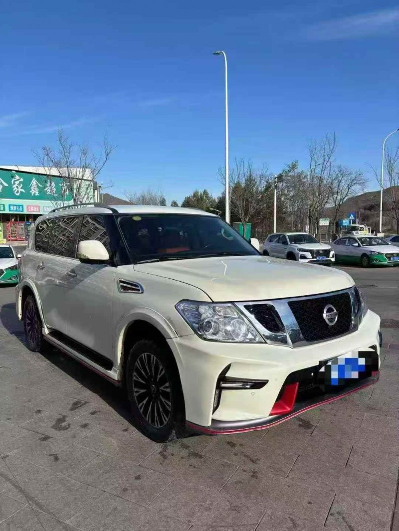 唐山18年日产途乐2