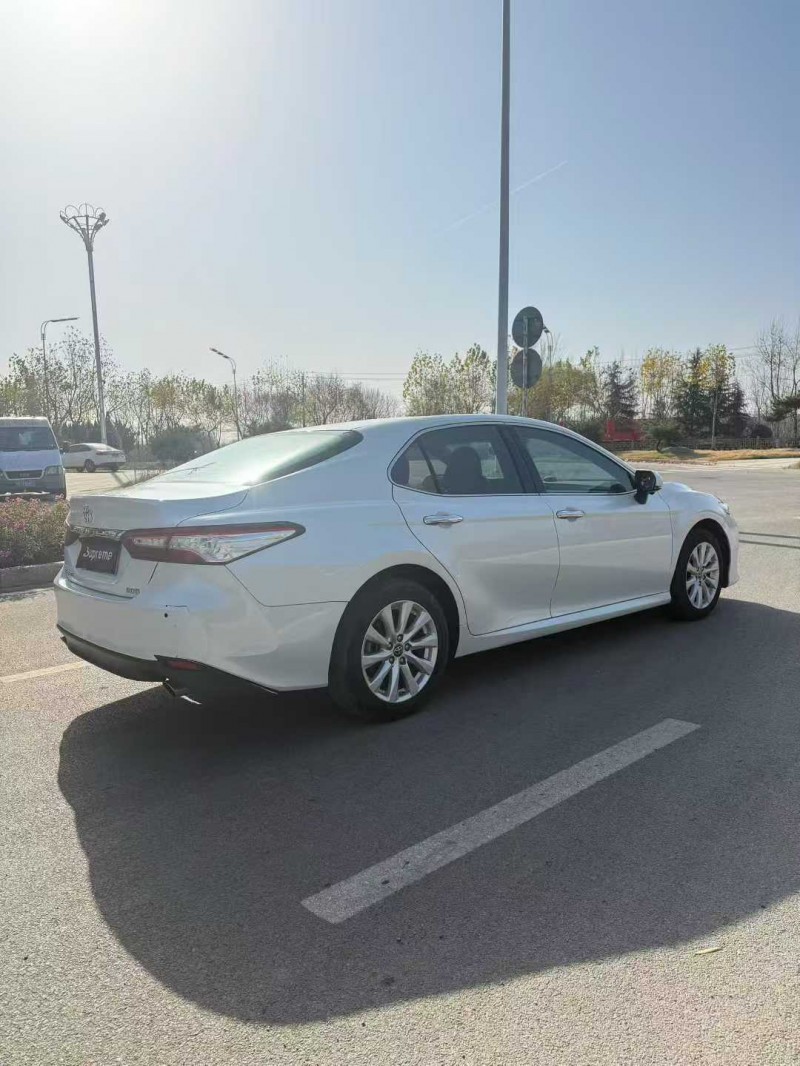 济宁20年丰田凯美瑞8