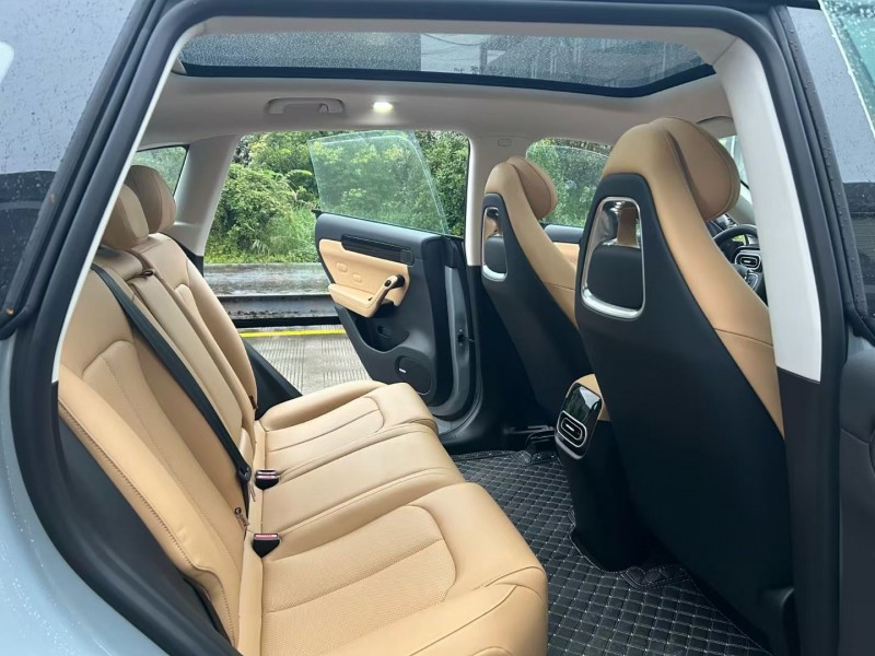 宿迁25年零跑汽车C116