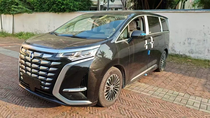 广州25年腾势D92