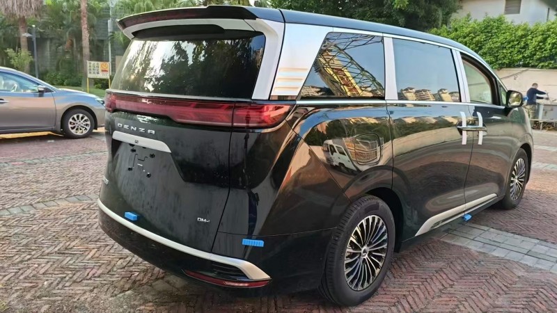 广州25年腾势D94