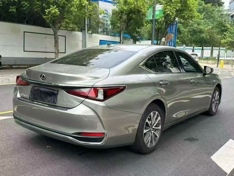 徐州24年雷克萨斯ES8