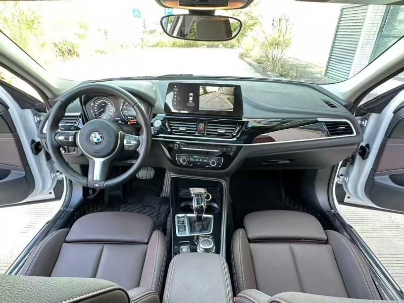 南宁23年宝马1系7