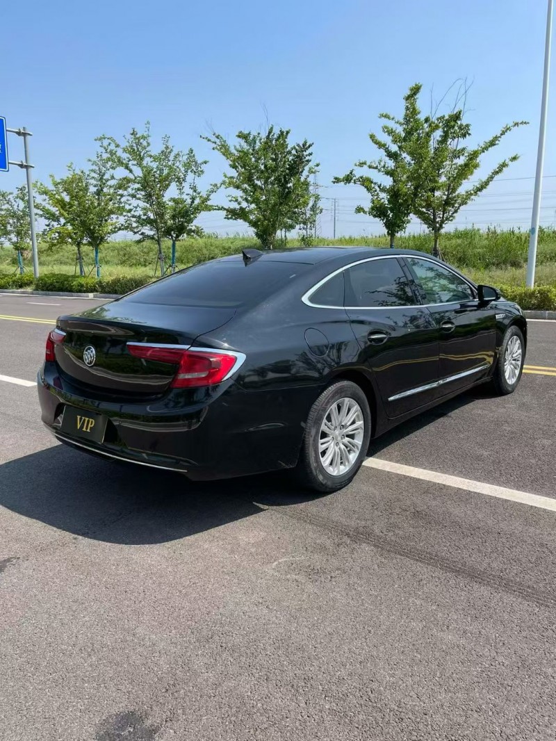 宿迁18年别克君越8