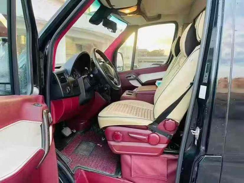 东莞16年奔驰凌特4