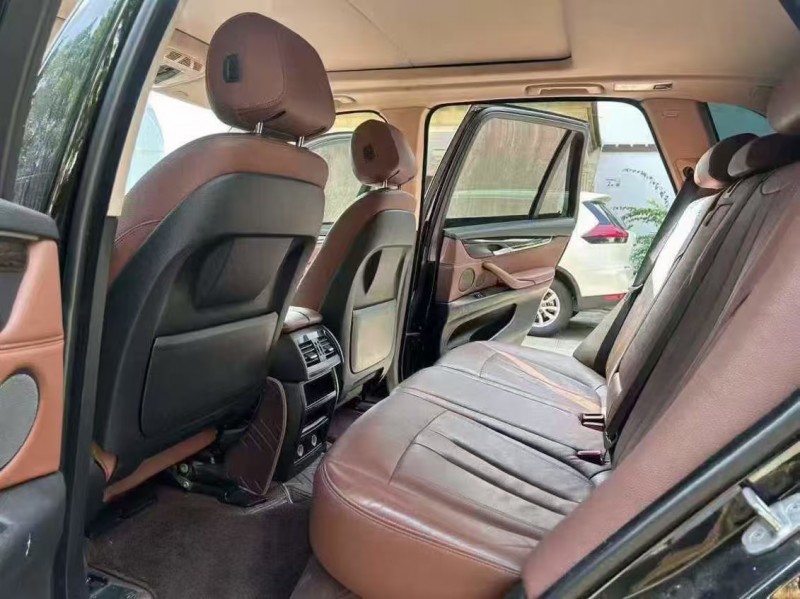 广州18年宝马X57