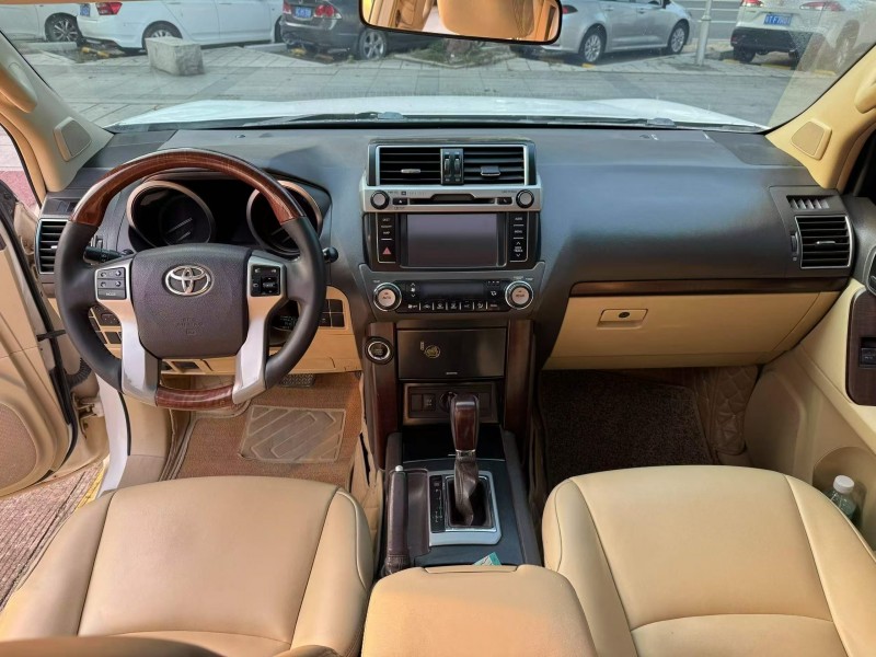 广州14年丰田普拉多4