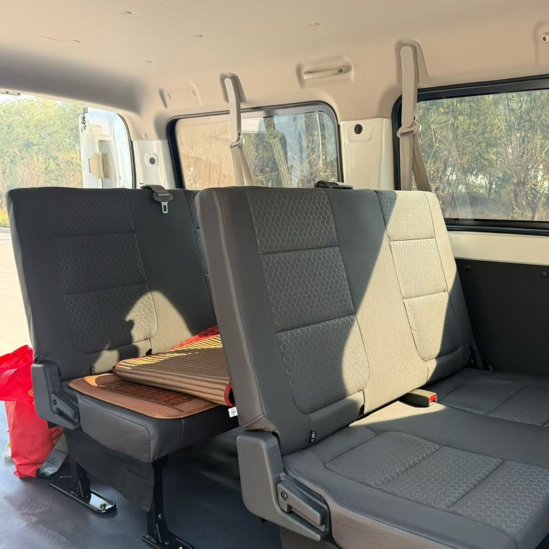 枣庄25年长安汽车睿行6