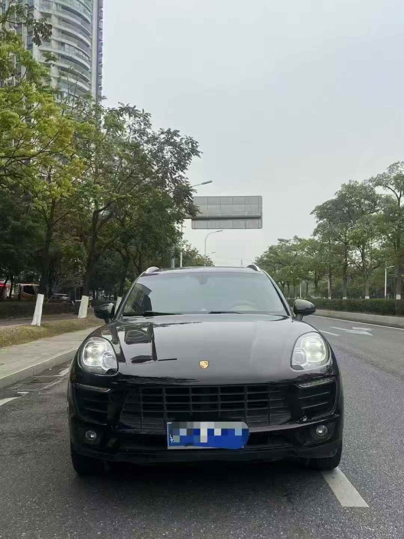 广州14年保时捷Macan1