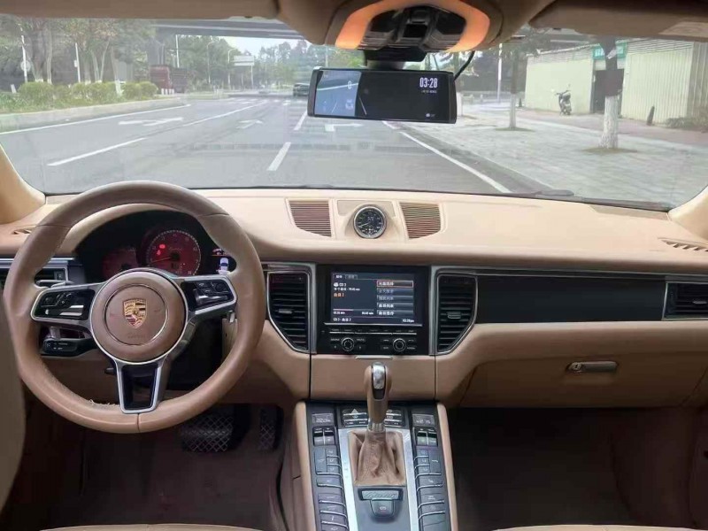 广州14年保时捷Macan5