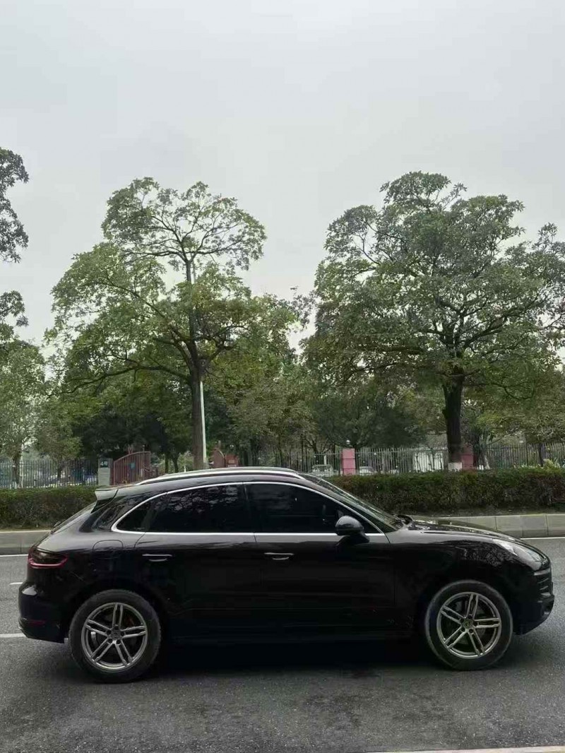 广州14年保时捷Macan7