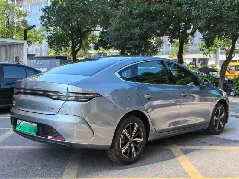 广州23年比亚迪驱逐舰7