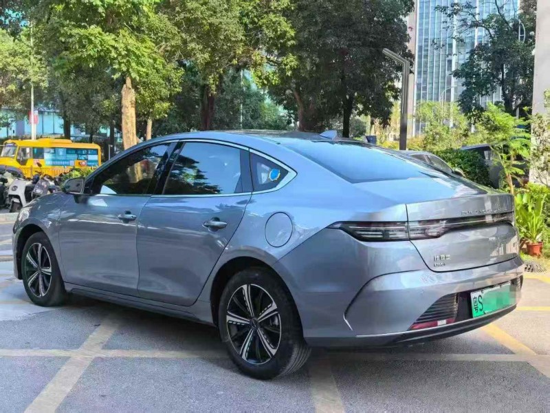 广州23年比亚迪驱逐舰8