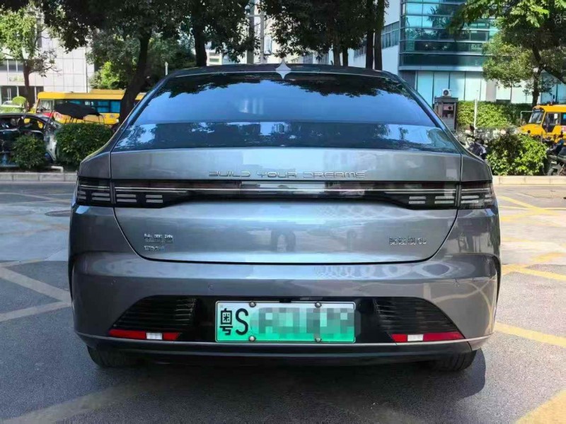 广州23年比亚迪驱逐舰9