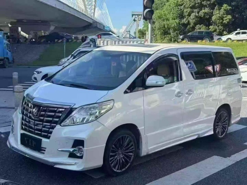 广州12年丰田埃尔法2