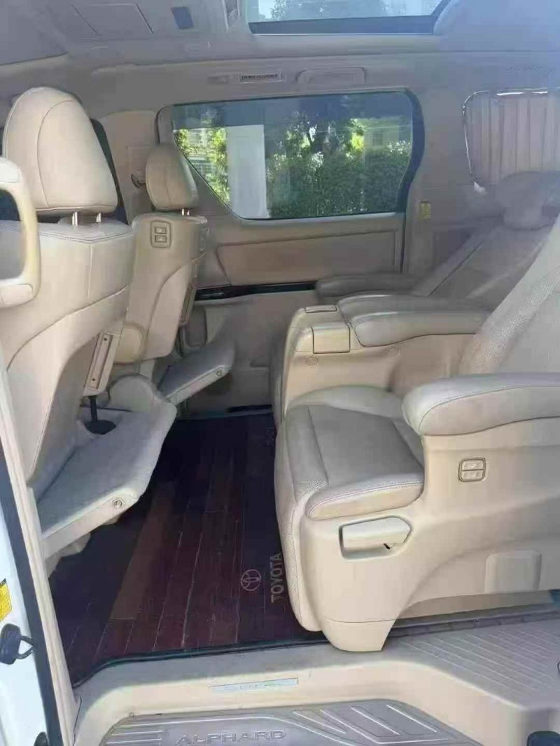 广州12年丰田埃尔法4