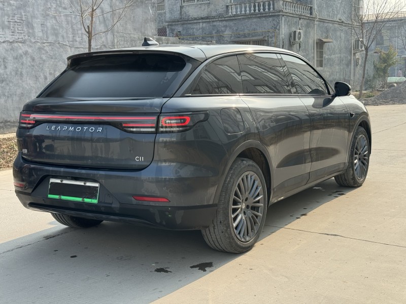 新乡24年零跑汽车C117