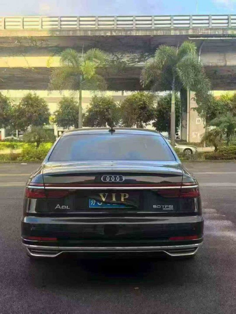 厦门21年奥迪A8L9