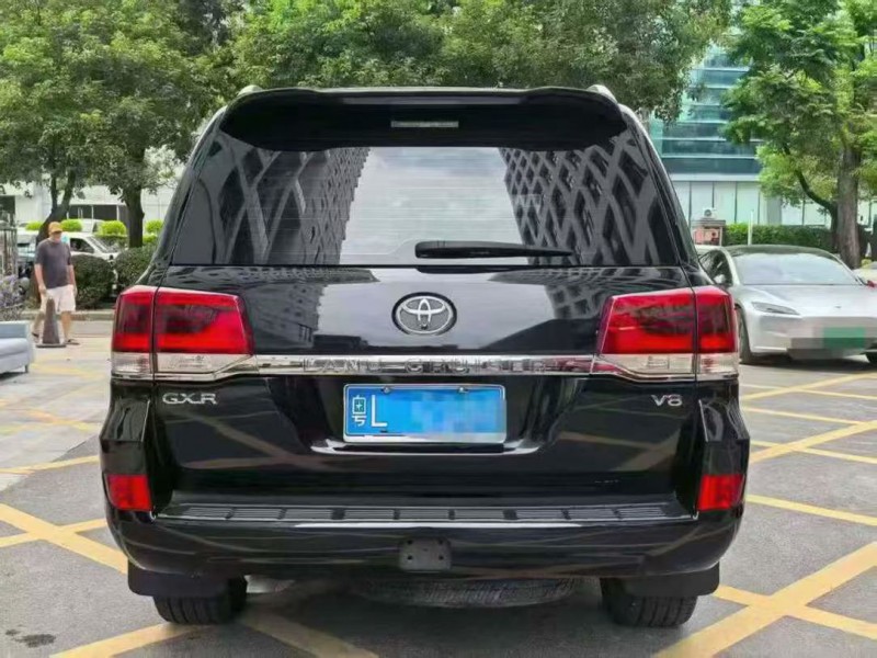 深圳18年丰田兰德酷路泽8